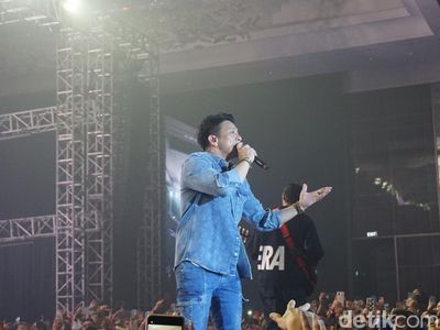 Pesona Ariel NOAH Nggak Pernah Padam di Usia 42 Tahun