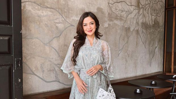 Andi Annisa Iasyah Andi Annisa Iasyah diduga selingkuhan Fandy Christian