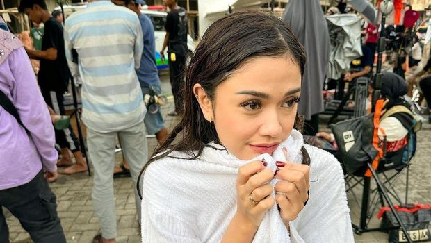 Andi Annisa Iasyah Andi Annisa Iasyah diduga selingkuhan Fandy Christian