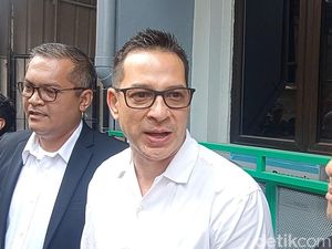 Ari Wibowo Tak Merasa Halangi Inge Anugrah Bertemu Anaknya Ari Wibowo Tak Merasa Halangi Inge Anugrah Bertemu Anaknya