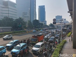 Warga Jenuh Jalan Gatsu Arah Semanggi Macet Tiap Hari, Harap Ada Solusi