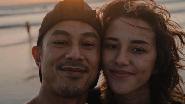 7 Foto Mesra Dahlia Poland & Fandy Christian, Bongkar Chat Suami Dengan WIL