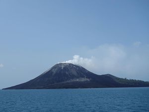 Status Gunung Anak Krakatau Turun Jadi Waspada Status Gunung Anak Krakatau Turun Jadi Waspada