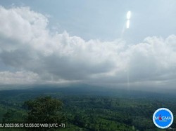 Gunung Semeru Keluarkan 61 Letusan dalam 12 jam