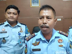 Cerita Napiter Pulang Sendiri Naik Bus Usai Bebas gegara Tak Ada yang Jemput