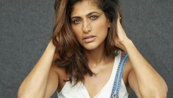 Potret Cantik Kubbra Sait, Artis yang Nangis karena 7 Kali Ulangi Adegan Seks