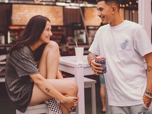 Romantisnya Dahlia Poland dan Fandy Christian saat Kulineran Bareng di Kafe