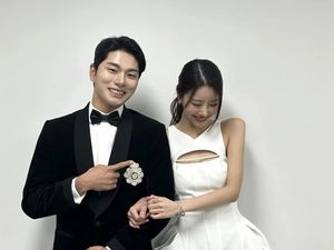 Lee Yi Kyung dan Mijoo Digosipkan Pacaran, Tertangkap Kamera Saat Mesra Lee Yi Kyung dan Mijoo Digosipkan Pacaran, Tertangkap Kamera Saat Mesra