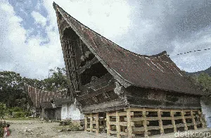 Mengenal Jesral Tambunan Sang Penggorga di Rumah-Rumah Batak
