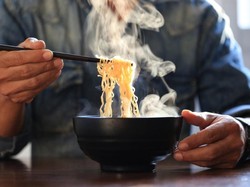 Hati-hati! Makanan Instan Ternyata Bisa Tingkatkan Risiko Hipertensi