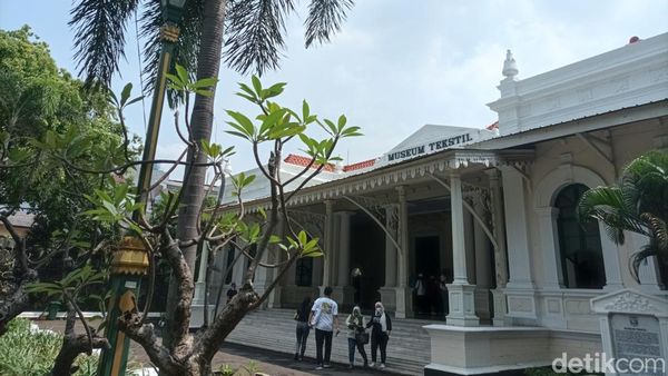 Ide Aktivitas Liburan di Museum Tekstil Jakarta, Bisa Belajar Membatik Lho!