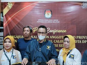 Garuda Sulsel Partai Terakhir Daftar Bacaleg ke KPU, Berkas Dikembalikan Garuda Sulsel Partai Terakhir Daftar Bacaleg ke KPU, Berkas Dikembalikan