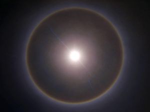 Penampakan Fenomena Halo Matahari di Langit China Penampakan Fenomena Halo Matahari di Langit China