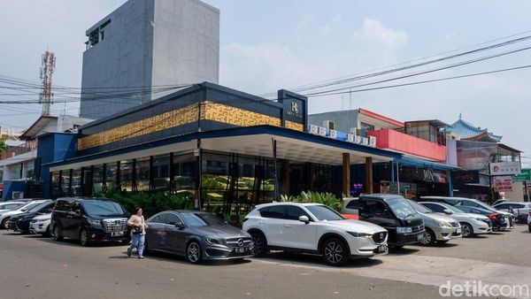Penampakan Ruko Makan Jalan di Pluit yang Langgar Aturan, Segera Dibongkar?