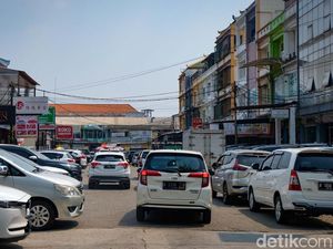 Pemkot Jakut Gelar Rapat Bahas IMB Ruko di Pluit Makan Jalan