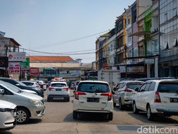 Pemkot Jakut Gelar Rapat Bahas IMB Ruko di Pluit Makan Jalan