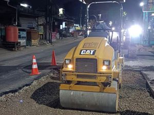 Pertagas Perbaiki Jalan Rusak Imbas Proyek Pipa Gas Senipah-Balikpapan Pertagas Perbaiki Jalan Rusak Imbas Proyek Pipa Gas Senipah-Balikpapan