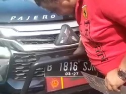Bandel! Vellfire-Pajero Tertangkap Pasang Pelat TNI hingga RF di Jaksel