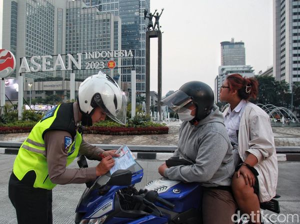 Siap-siap! Tilang Manual Berlaku Lagi