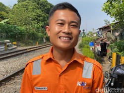 7 Fakta Aksi Rangga Penyelamat Nyawa di Perlintasan KA