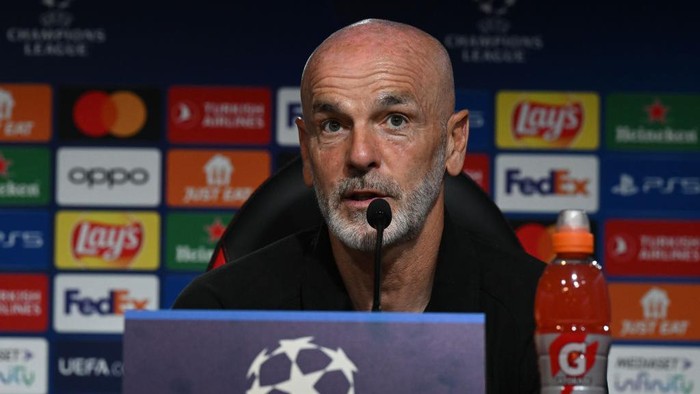 MILAN, ITALY - MAY 15: Head coach AC Milan Stefano Pioli speaks with the media during a press conference ahead of their UEFA Champions League semi-final second leg match against FC Internazionale at Giuseppe Meazza Stadium on May 15, 2023 in Milan, Italy. (Photo by Claudio Villa/AC Milan via Getty Images)