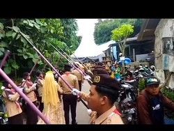 Viral Pernikahan Impian Anggota Pramuka di Jember, Ada Prosesi Tongkat Pora