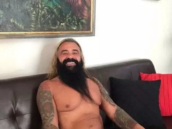 Bapak-bapak Ini Gabung OnlyFans, Foto Tanpa Busananya Disebut Menjijikan