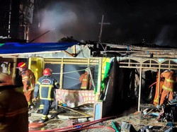 3 Rumah Semi Permanen di Surabaya Ludes Terbakar, 1 Motor Listrik Hangus