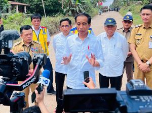 Jokowi Sidak Jalan Rusak di Jambi-Ambil Alih Perbaikan Jokowi Sidak Jalan Rusak di Jambi-Ambil Alih Perbaikan
