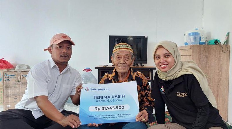 Berkat Sahabat Baik, Kini Abah Hamdan Penjual Pisang Punya Rumah Baru