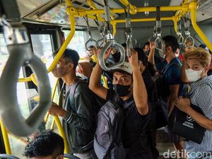 TransJ Ungkap Angkut 1,3 Juta Penumpang Per Hari TransJ Ungkap Angkut 1,3 Juta Penumpang Per Hari