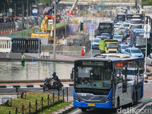 Jalan Sudirman Ditutup Saat Gala Dinner KTT ASEAN, TransJ Boleh Melintas Jalan Sudirman Ditutup Saat Gala Dinner KTT ASEAN, TransJ Boleh Melintas
