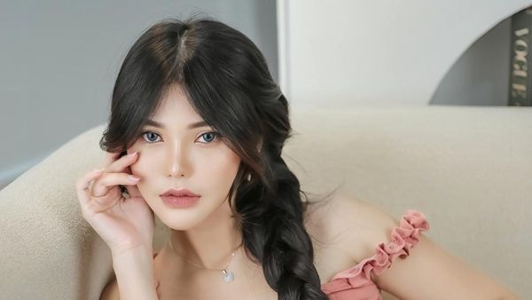 5 Potret Ester Liem yang Ingin Selalu Tampil Langsing