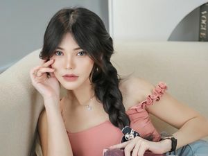 5 Potret Ester Liem yang Ingin Selalu Tampil Langsing 5 Potret Ester Liem yang Ingin Selalu Tampil Langsing