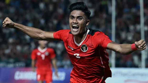 Indonesia's Muhammad Ramadhan Sananta celebrates after scoring during the men's football final match against Thailand at the 32nd Southeast Asian Games (SEA Games) in Phnom Penh on May 16, 2023. (Photo by MOHD RASFAN / AFP)