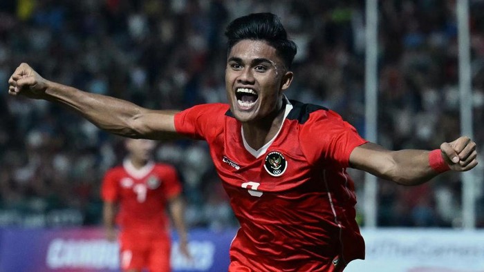 Garuda Muda Juara SEA Games 2023 Timnas Indonesia U-22 mengakhiri puasa gelar dengan menjuarai sepakbola SEA Games 2023. Tim asuhan Indra Sjafri menang 5-2 atas Thailand di laga final.