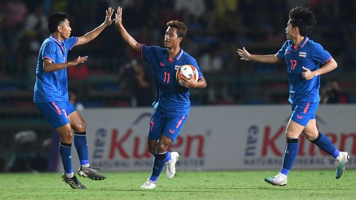 Timnas Indonesia U-22 mengakhiri puasa gelar dengan menjuarai sepakbola SEA Games 2023. Tim asuhan Indra Sjafri menang 5-2 atas Thailand di laga final.