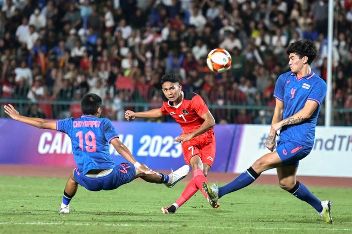 Timnas Indonesia U-22 mengakhiri puasa gelar dengan menjuarai sepakbola SEA Games 2023. Tim asuhan Indra Sjafri menang 5-2 atas Thailand di laga final.