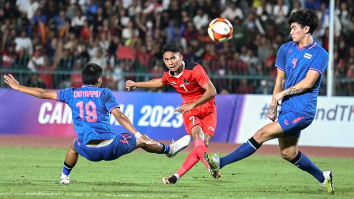 Timnas Indonesia U-22 mengakhiri puasa gelar dengan menjuarai sepakbola SEA Games 2023. Tim asuhan Indra Sjafri menang 5-2 atas Thailand di laga final.