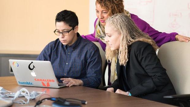 Ilustrasi Aquarius Kompetitif/foto: pexels/Christina Morillo