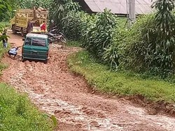 Miris! Jalan Neraka di Cianjur Selatan Sudah Lama Tak Diperbaiki