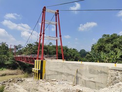 Jembatan Nyaris Ambruk Akibat Banjir Tahun 2020 di Lebak Kini Diperbaiki