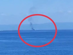 Viral Kapal Dikira Kebakaran, Ternyata Cerobong Asap Tebal