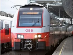 Pidato Hitler Dikumandangkan di Kereta Negara Tetangga, Penumpang Menangis