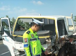 Truk Tabrak Pembatas Jalan di Tol Cipali, Satu Warga Bogor Tewas