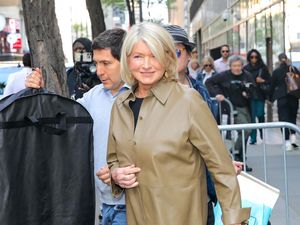 Usia 81, Martha Stewart Jadi Model Sports Illustrated Swimsuit Issue Usia 81, Martha Stewart Jadi Model Sports Illustrated Swimsuit Issue