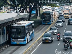 Penjelasan TransJakarta soal Aksi Pelemparan Batu di Lenteng Agung Penjelasan TransJakarta soal Aksi Pelemparan Batu di Lenteng Agung