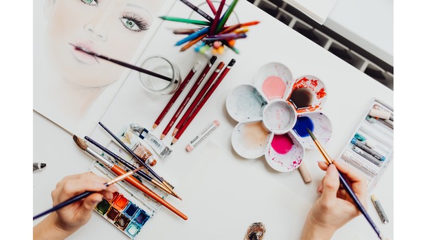 Ilustasi hobi melukis.