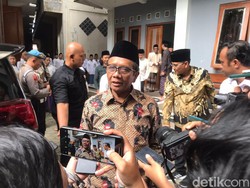 Mahfud Md Kunjungi Ponpes di Krapyak Jogja, Minta Restu Maju Pilpres?