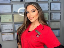 Viral Influencer Rusak Wajah Sendiri Demi Punya Mata Kucing